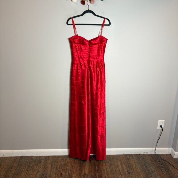 BCBG MaxAzria Y2K red strapless bandage style gown - Picture 7 of 9